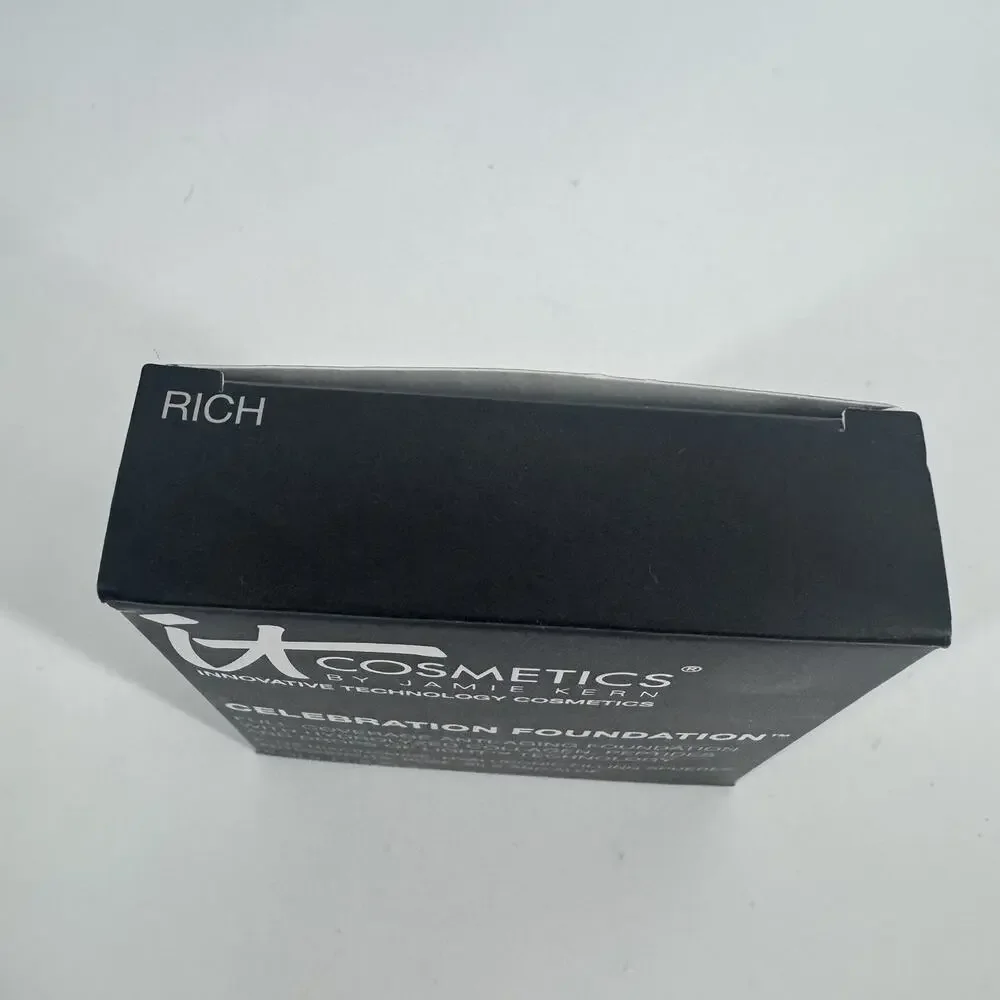 it Cosmetics Celebration Foundation (Rich) Full Coverage Anti-Aging Powder. NEW